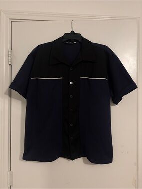 Men's Two-Tone Navy and Black Short-Sleeve Button Shirt